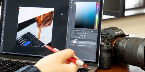 مطلوب مصمم جرافيك بالعباسية